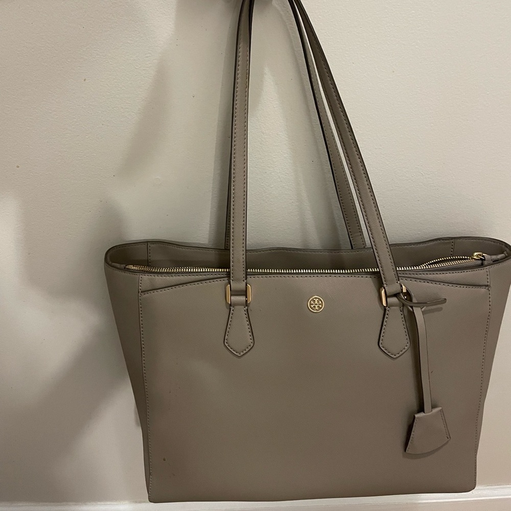 Tory Burch Robinson tote in Gray Herron. Barely used.